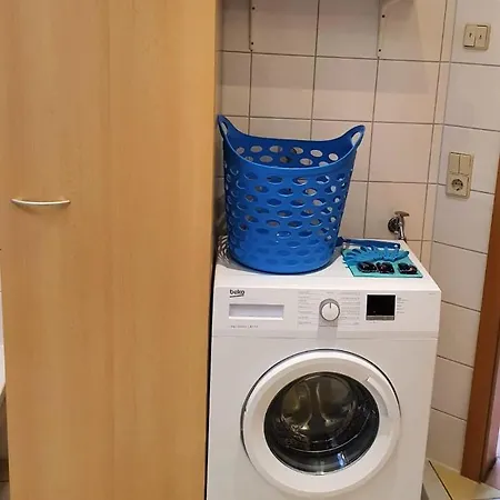 Lejlighed Gaestewohnung 4-raum Fuer 2-8 Personen *